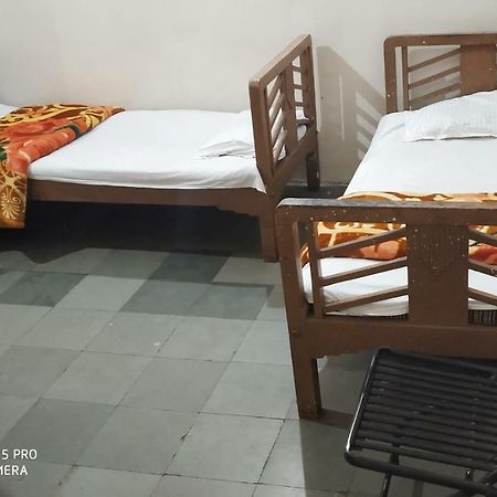 Hotel Uttam Nivas Ahmedabad Exterior foto