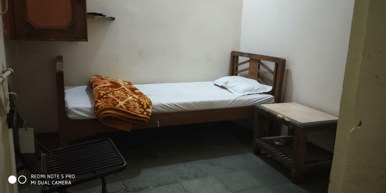 Hotel Uttam Nivas Ahmedabad Exterior foto